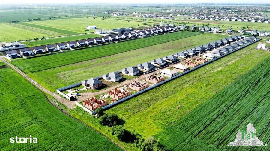 Teren de 25000 mp, în Săbăreni