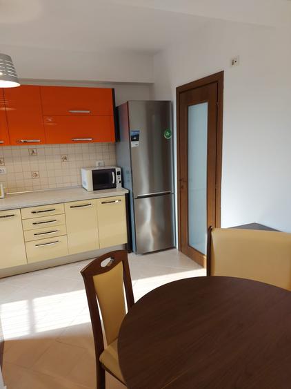 Apartament cu 4 camere decomandat în Iancu Nicolae