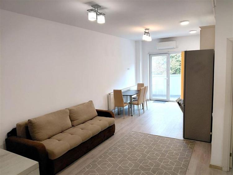 Apartament cu 2 camere decomandat, mobilat în Ultracentral