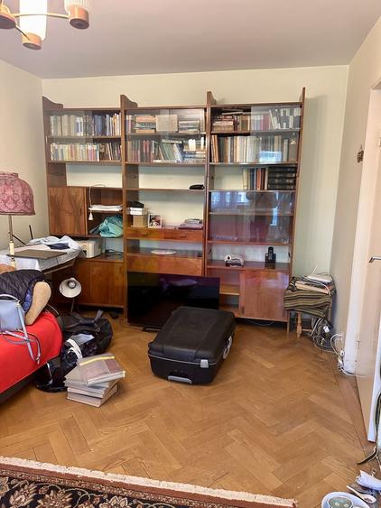 Apartament cu 3 camere decomandat în Berceni