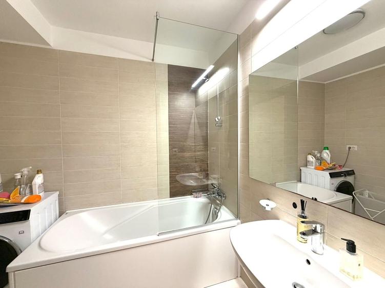 Apartament cu 3 camere, mobilat în Iancu Nicolae