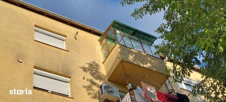 Apartament cu 3 camere decomandat în Micro 16