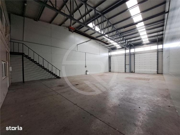 Spațiu comercial, de 300 mp, în Luna