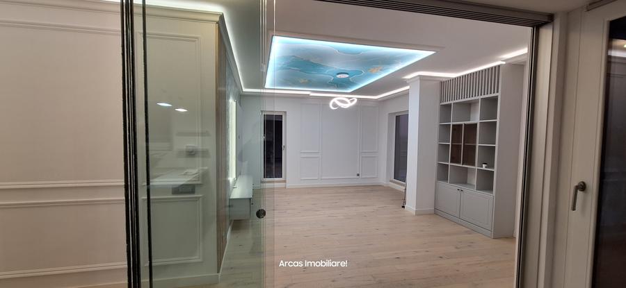 Penthouse cu 3 camere decomandat, mobilat în Sub Arini