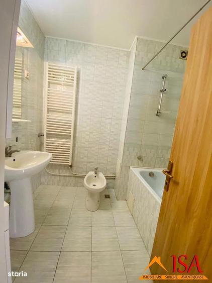 Apartament cu 2 camere decomandat, mobilat în Ștrand