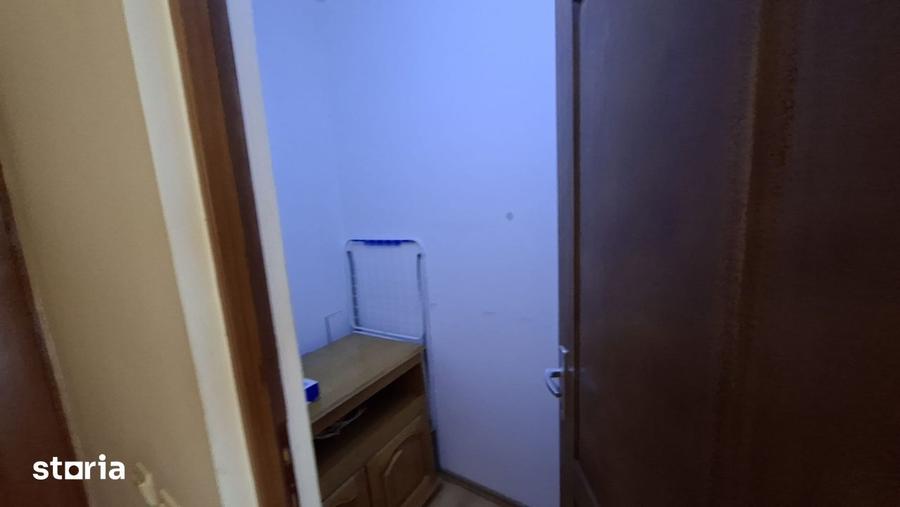 Apartament cu 3 camere decomandat, mobilat în 7 Noiembrie