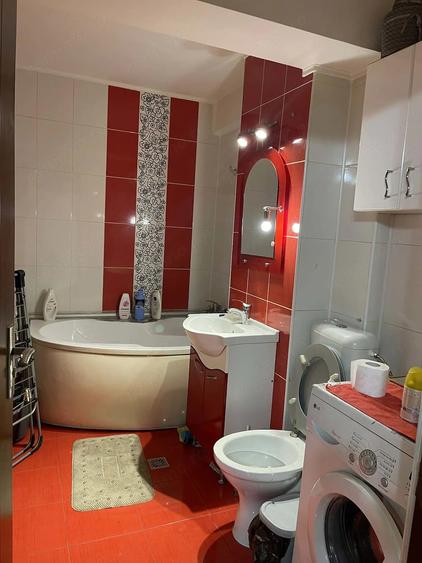 Apartament cu 4 camere decomandat în Central