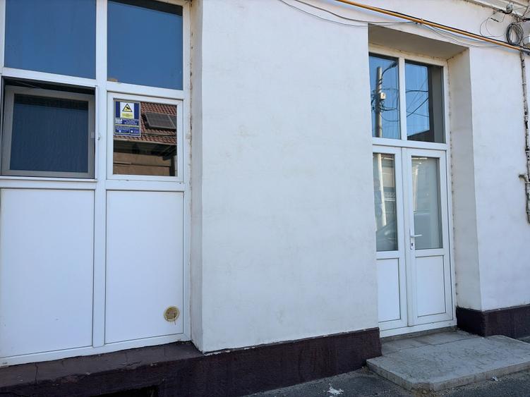 Casă cu 4 camere cu Teren 120 Mp în Traian