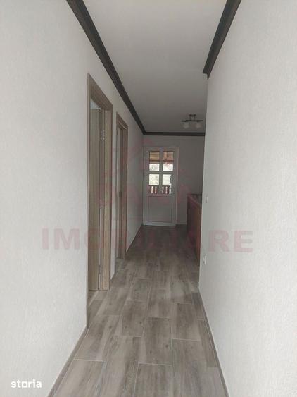 Casă cu 5 camere cu Teren 1100 Mp în Zăvoi