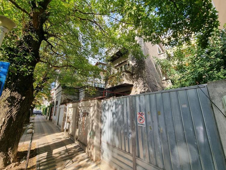 Casă individuală cu 5 camere cu Canalizare în Cotroceni