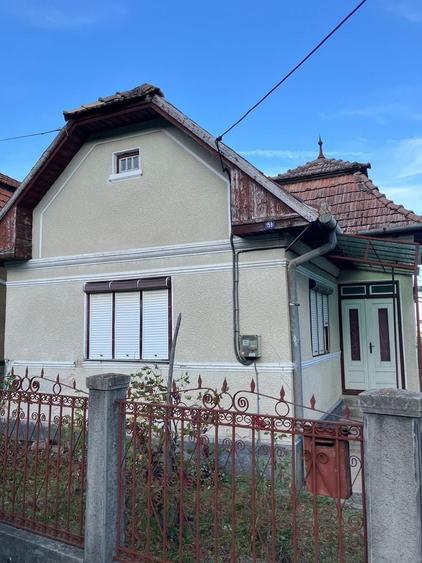 Casă cu 3 camere în Moldovenești