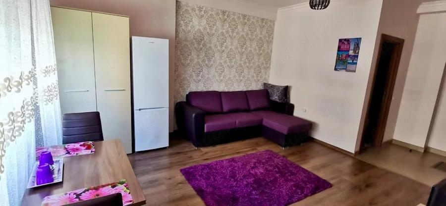 Apartament cu 2 camere semidecomandat în Cazino