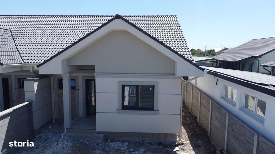 Apartament cu 3 camere în Moșnița Veche