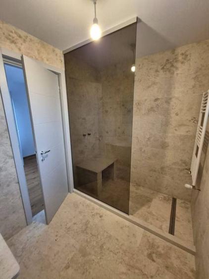 Casă individuală cu 5 camere cu Canalizare în Apahida