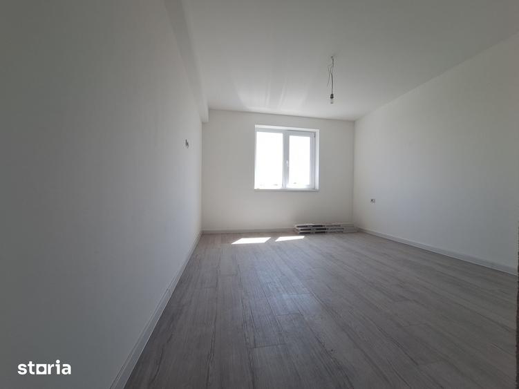 Casă cu 5 camere cu Teren 250 Mp în Ghiroda