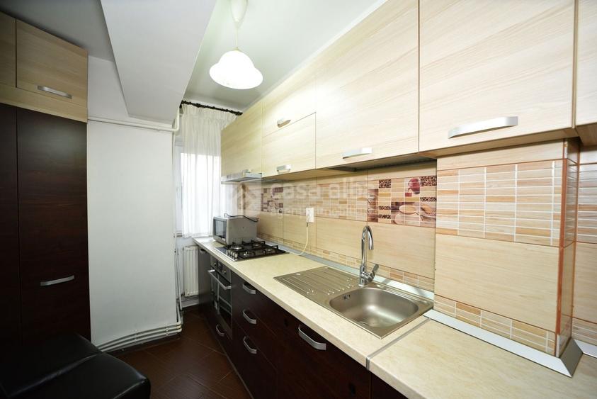 Apartament cu 2 camere decomandat, mobilat în Central