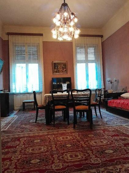 Casă cu 4 camere în Central