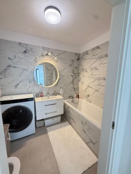Apartament cu 3 camere decomandat, mobilat în Băneasa