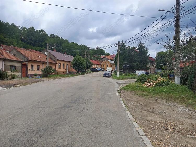 Casă cu Canalizare în Vest