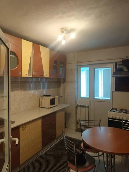 Apartament cu 2 camere decomandat în 1 Mai