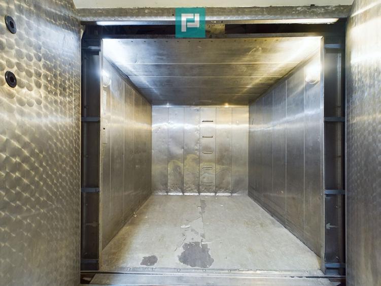 Spațiu industrial, de 6,879 mp, în Sânleani