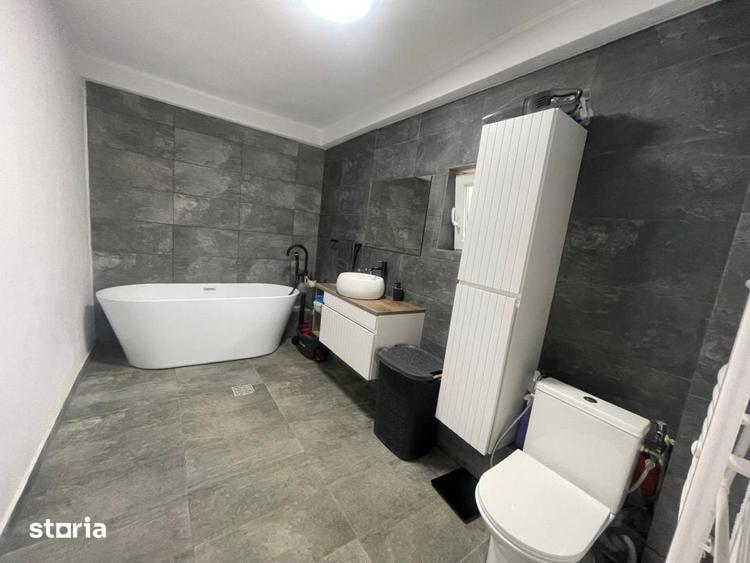 Casă cu 5 camere cu Teren 562 Mp în Răucești