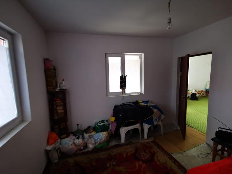 Casă individuală cu 2 camere cu Teren 2250 Mp în Gruiu