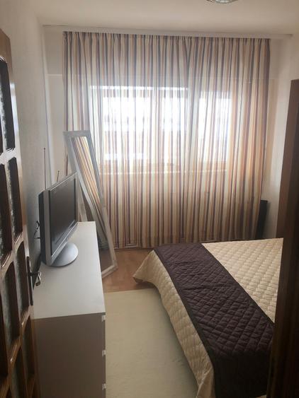 Apartament cu 3 camere semidecomandat în Central