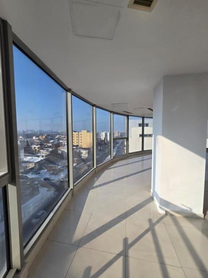 Birou, de 391.45001220703 mp, în Delfinariu