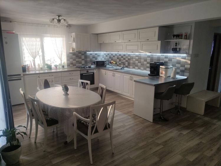 Casă cu 4 camere cu Teren 680 Mp în Oncea
