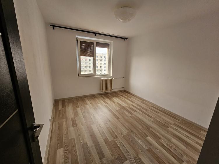 Apartament cu 2 camere semidecomandat în Fizicienilor