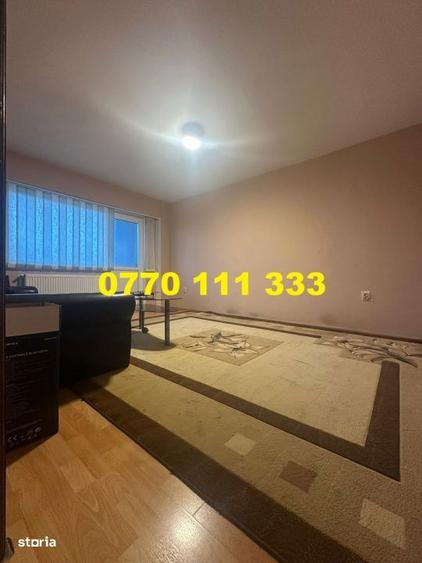 Apartament cu 3 camere decomandat în Ciupercenii Noi