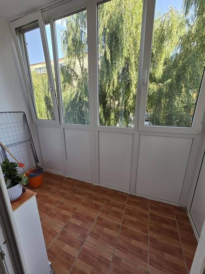 Apartament cu 2 camere decomandat, mobilat în Dâmbovița