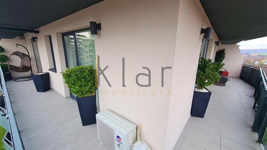 Apartament cu 3 camere semidecomandat, mobilat în Sopor