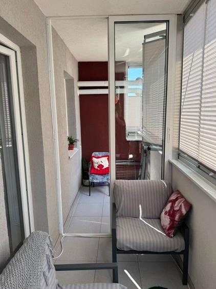 Apartament cu 2 camere decomandat, mobilat în Central