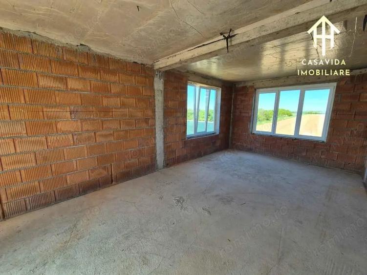 Casă cu 3 camere cu Teren 220 Mp în Central