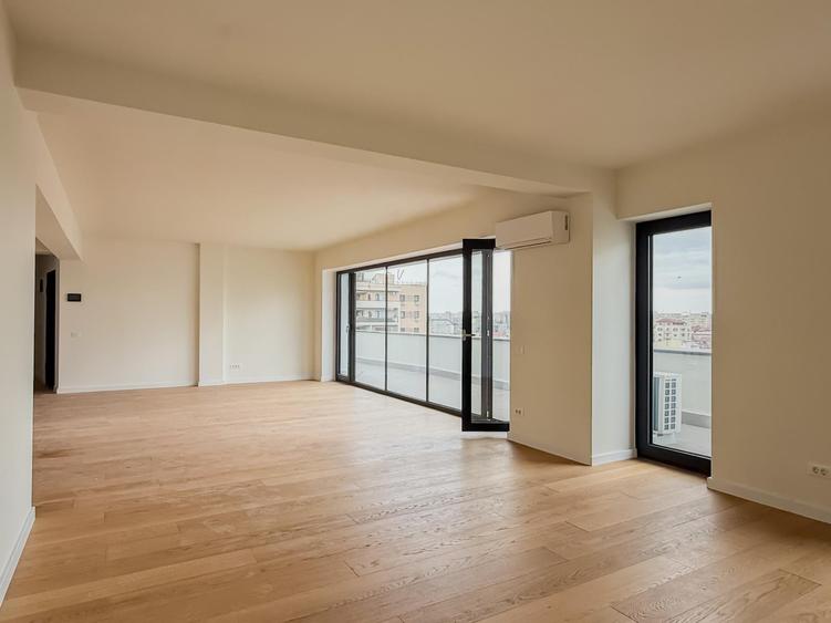 Apartament cu 3 camere decomandat în Dacia