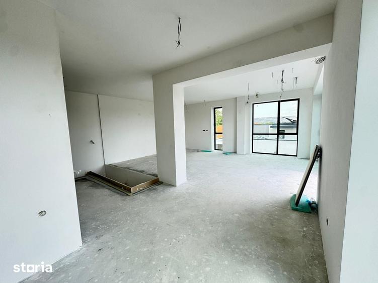 Apartament cu 5 camere în Sud