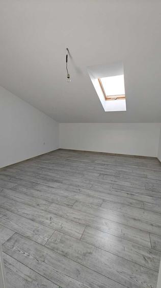 Apartament cu 3 camere semidecomandat în Șelimbăr