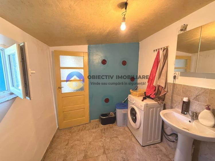 Casă individuală cu 2 camere cu Teren 4500 Mp în Dragomirești