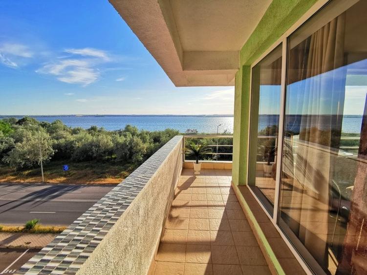 Apartament cu 3 camere decomandat, mobilat în Nord