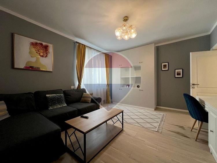 Apartament cu 2 camere decomandat, mobilat în Ultracentral