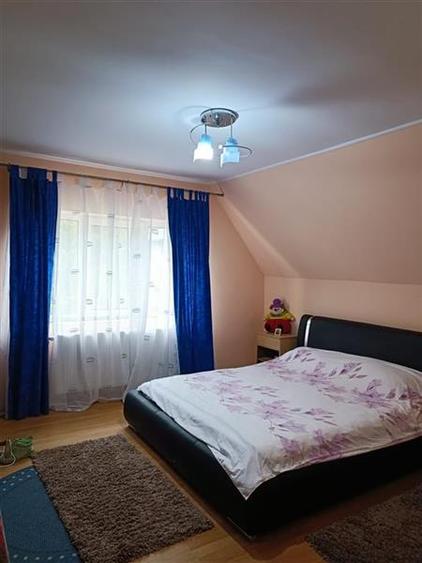 Casă individuală cu 5 camere cu Canalizare în Central