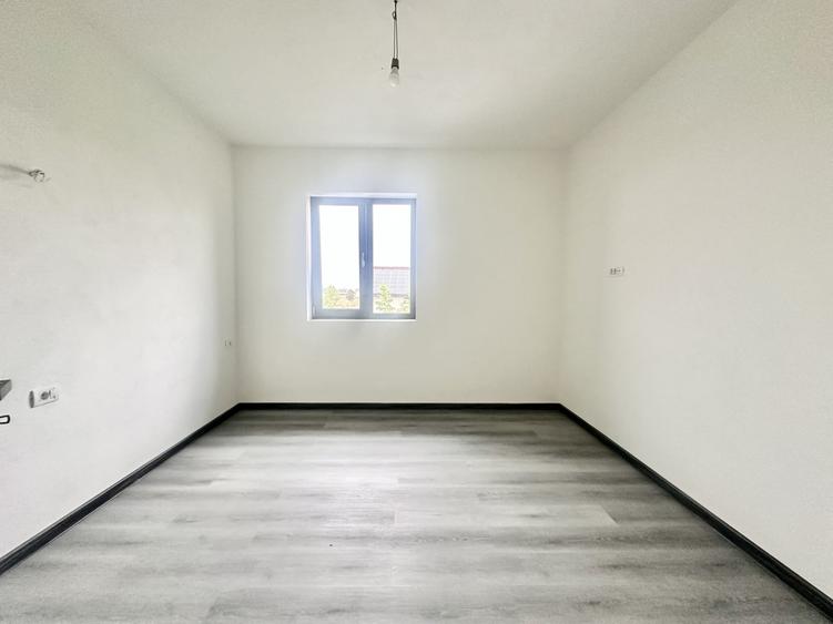 Duplex cu 4 camere cu Canalizare în Moșnița Nouă