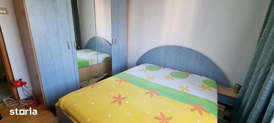 Apartament cu 3 camere semidecomandat în Pantelimon