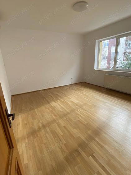 Casă cu 5 camere în Nordului