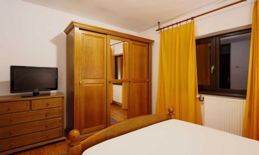 Apartament cu 2 camere semidecomandat, mobilat în Vitan Mall