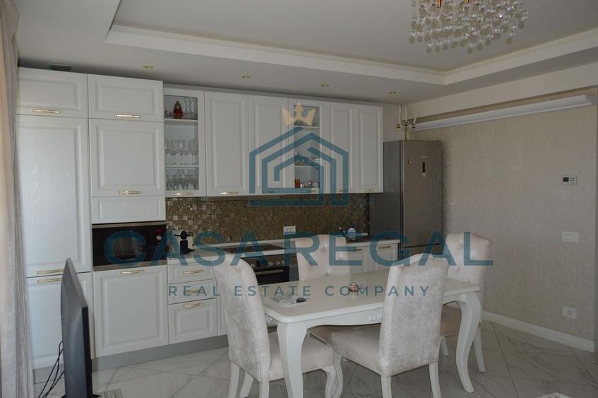 Apartament cu 3 camere semidecomandat, mobilat în Central