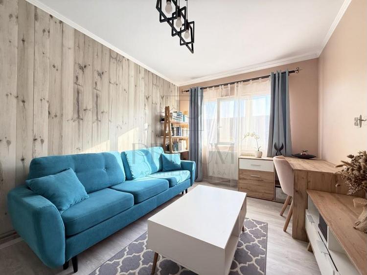 Apartament cu 3 camere decomandat, mobilat în Dâmbovița