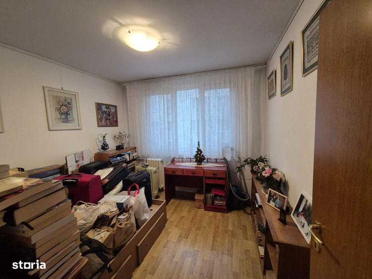 Apartament cu 4 camere decomandat în Militari